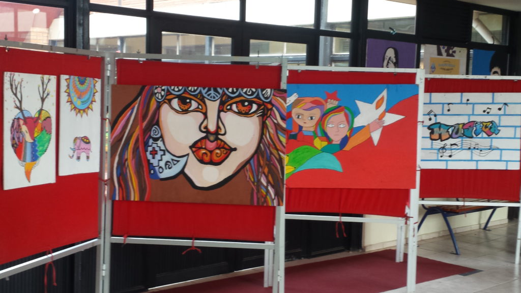 Exposición pinturas, fotografias y collage de alumnos Liceo Polivalente Munic. de Nacimiento
