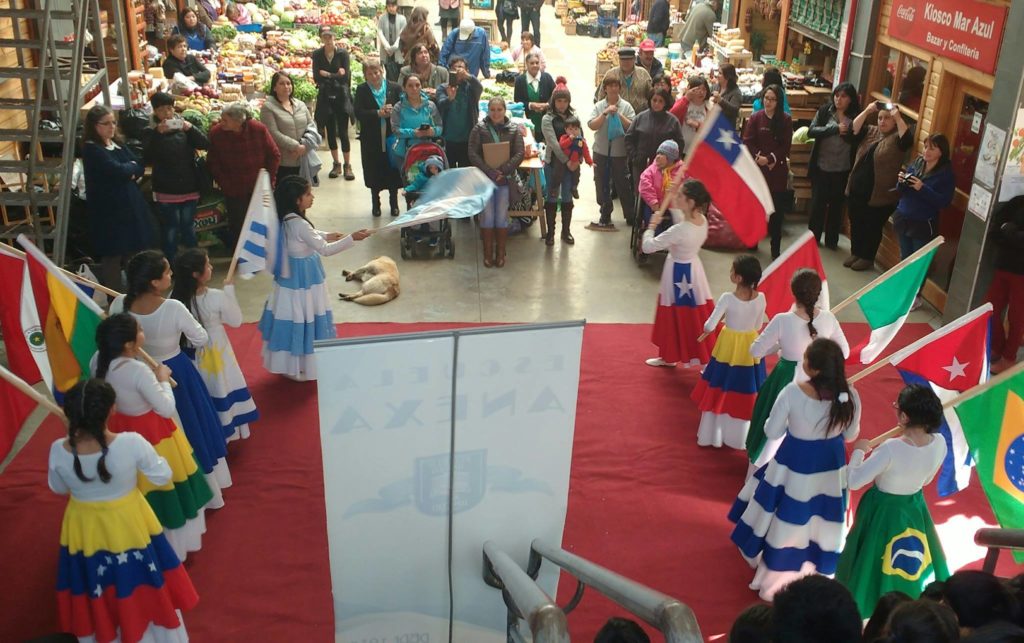 Interviniendo la Feria Municipal de Ancud