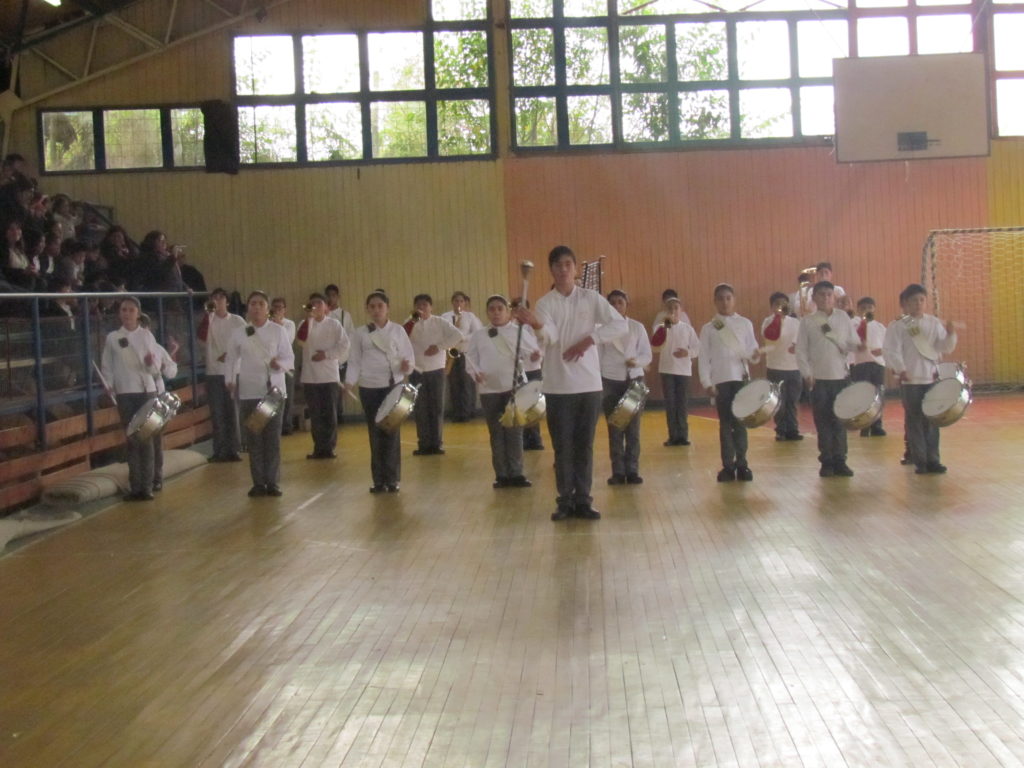 Presentación Banda escolar e instrumental “Lan küyen” en homenaje a las Glorias Navales.