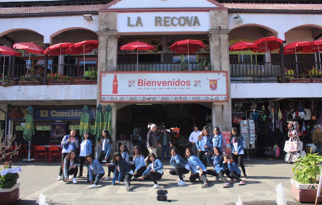 Academia de Danza Espectáculo del Colegio Providencia de La Serena se tomó las calles del centro de la ciudad