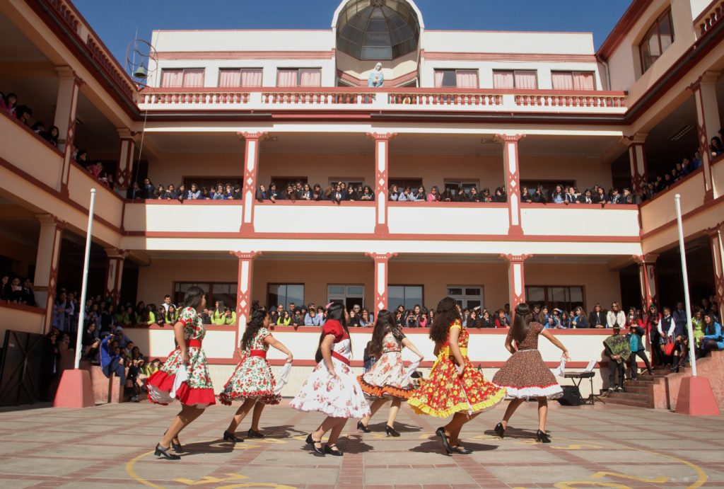 Muestra de danza folclórica sorprendió a la Comunidad Educativa del Colegio Providencia de La Serena