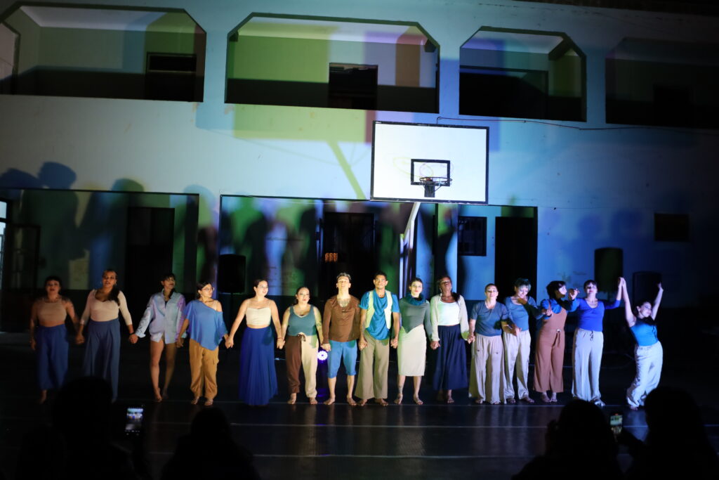 Presentación «El Desierto de Gabriela» en el Liceo Bicentenario Andrés Sabella – Cía Escuela de Danza BAJ Antofagasta