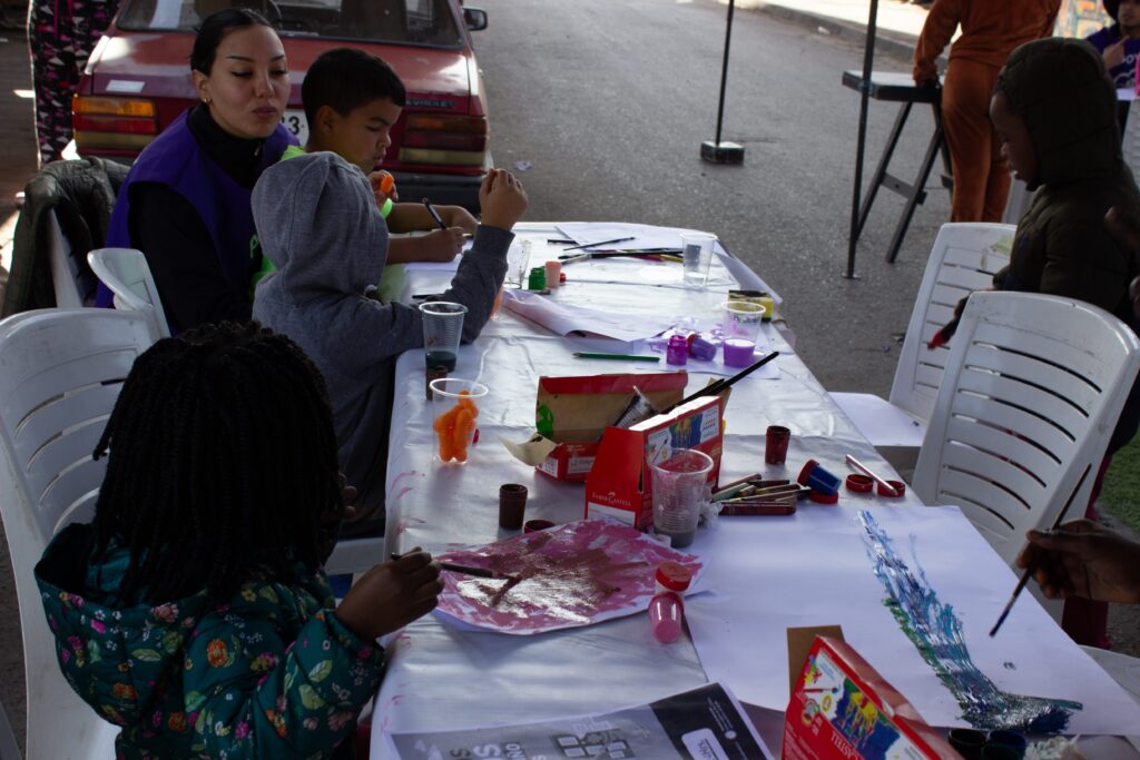 Taller de recolección de recados interculturales con Proyecto Amar Migrar
