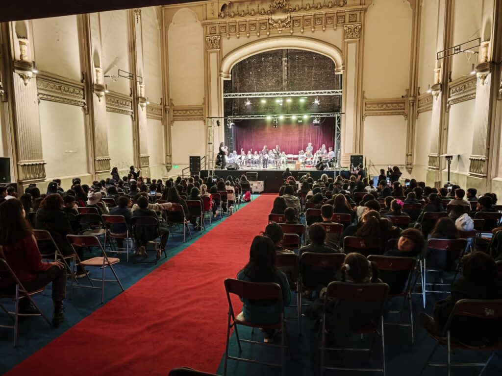 «Cantemos a Gabriela Mistral»